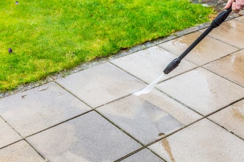 Driveway and concrete cleaning in Morehead City NC